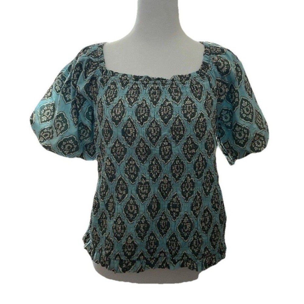 Maurices Women’s  SZ 0X Top Blue Medallion Smocked Puff Sleeves Preppy Cabincore